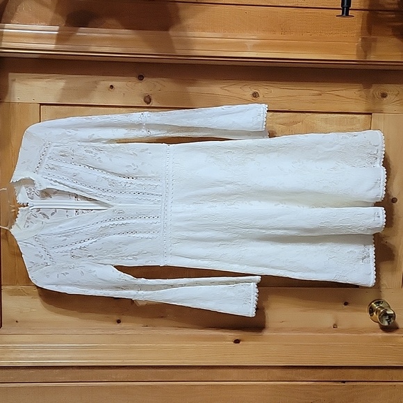 BCBGMAXAZRIA White Lace Dress sz 2 - Picture 1 of 7